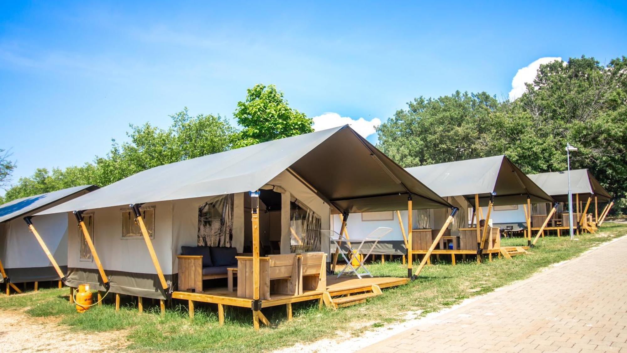 Easyatent Camping Porto Sole Върсар Екстериор снимка